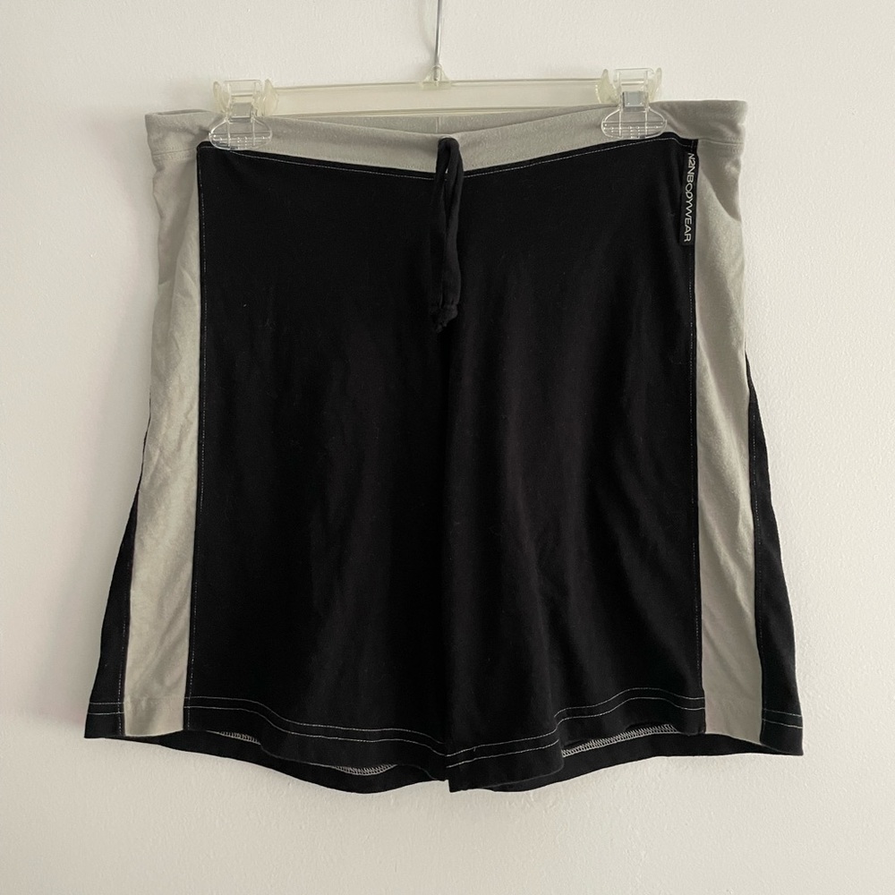 N2N Bodywear Mens Size Small 7 Inch Lounge Shorts.